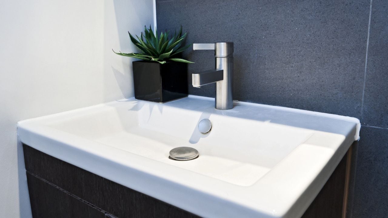 Hand wash basin