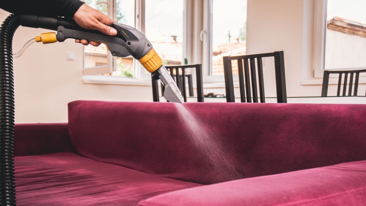 Process of deep furniture cleaning