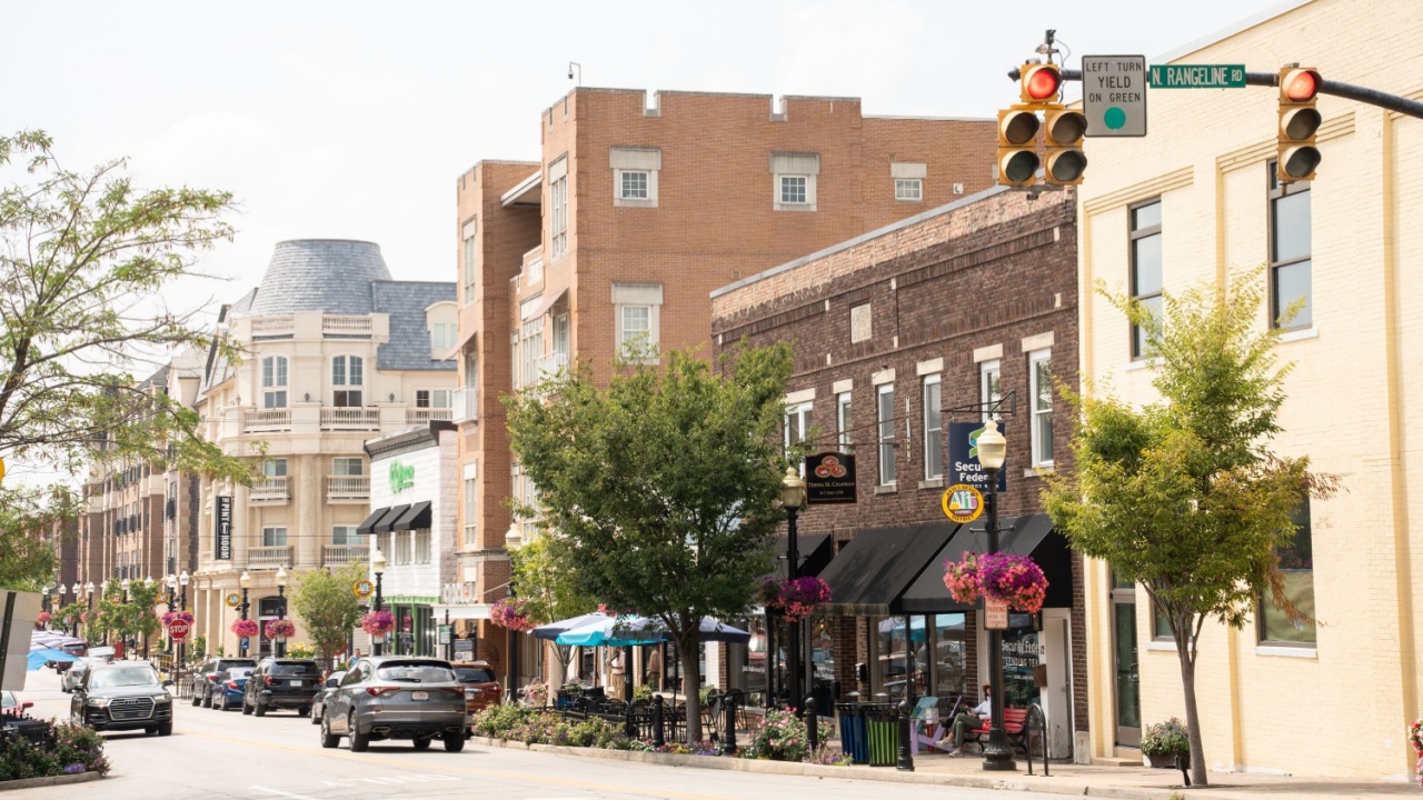 Carmel, Indiana - July 25, 2024: Street scene from midwest suburban city of Carmel Indiana along the Monon Trail near the Arts and Design District.